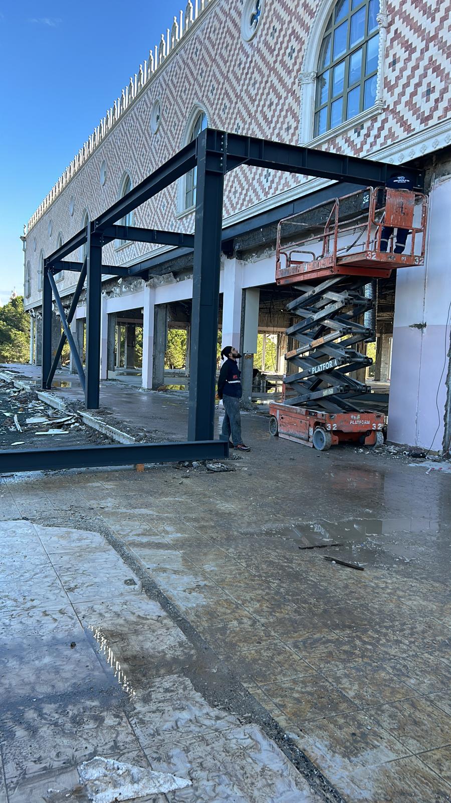 Veneziya Palas Antalya — Sümer İnşaat çelik konstrüksiyon projesi